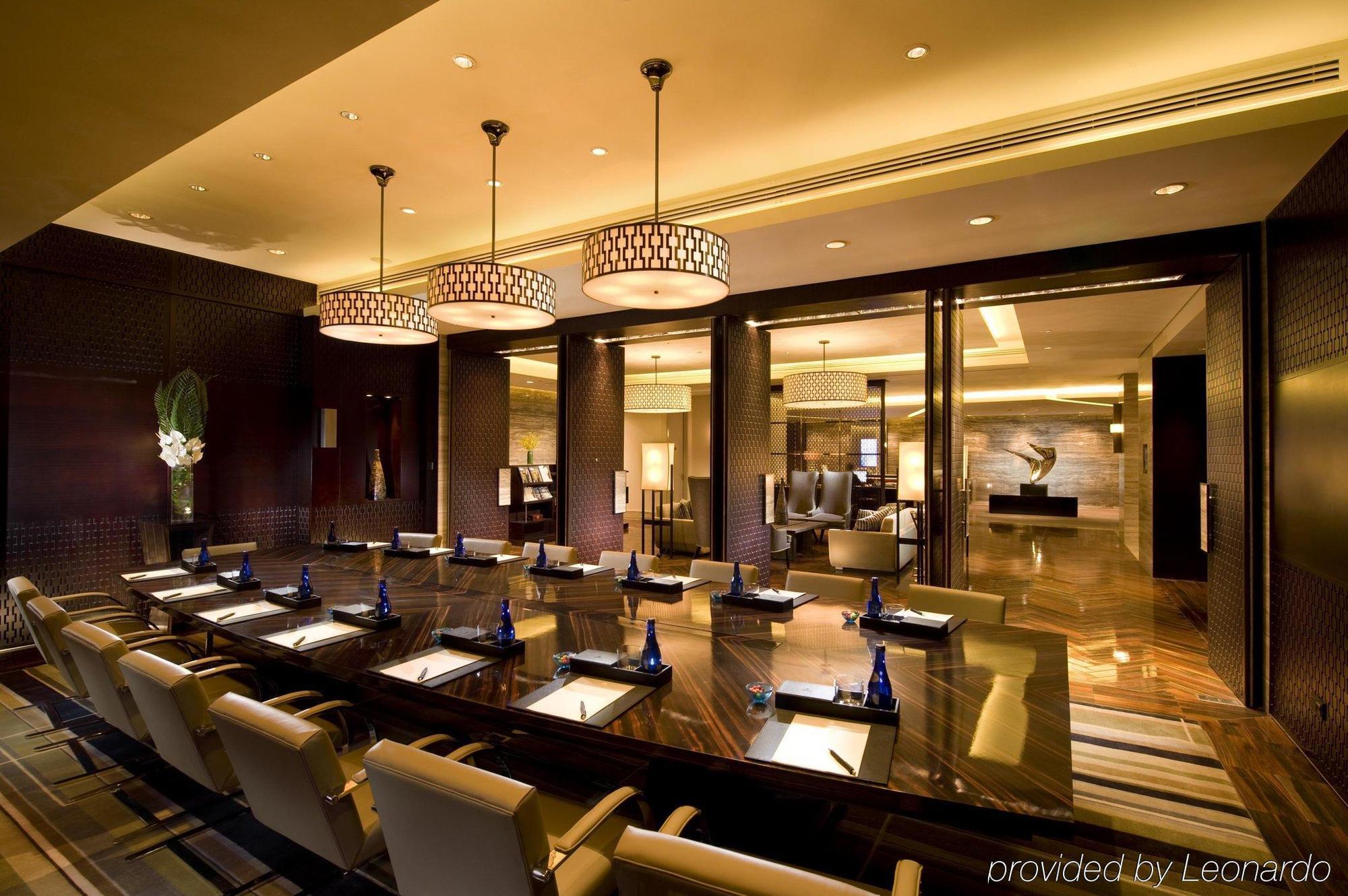 Hotel Hilton Wangfujing 5*