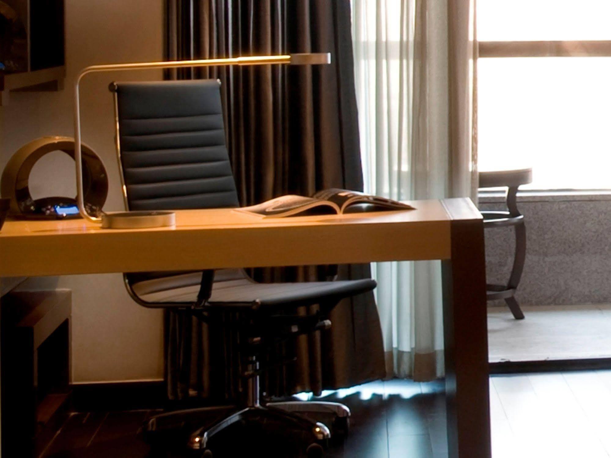 Hotel Hilton Wangfujing 5*